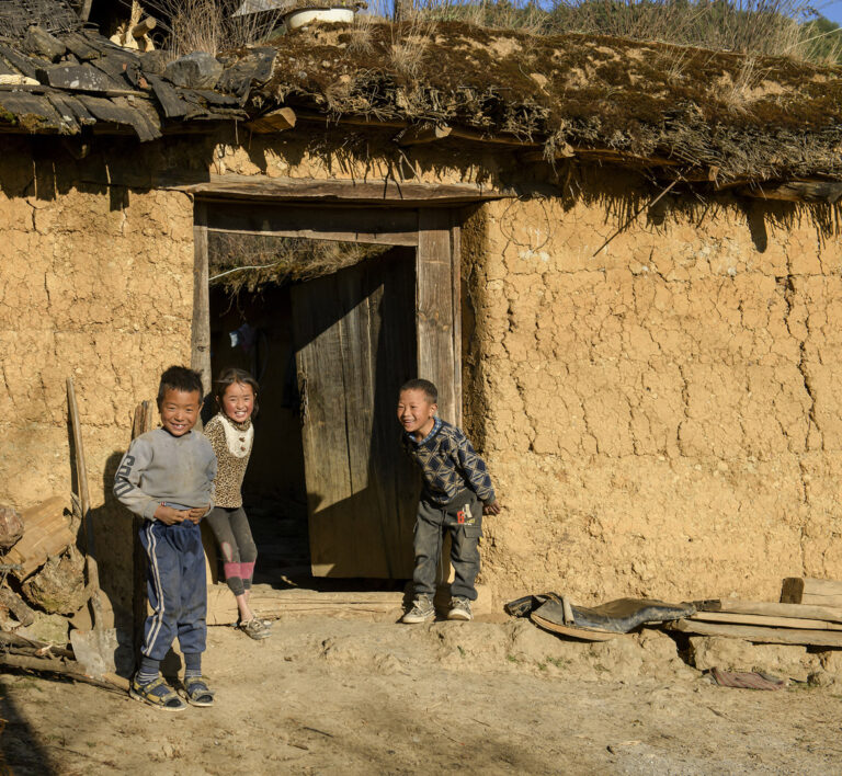 Wang Li - Children-in-Daliangshan-9